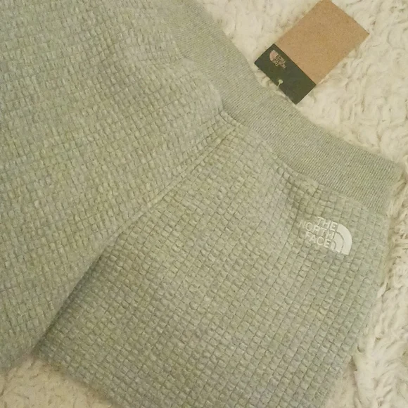 Shorts - Picture 7 of 9